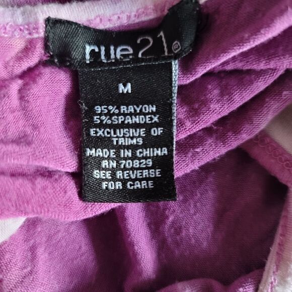 Bundle of 4 tops sleeveless short sleeve crew v ne - Picture 7 of 13